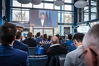 Dr. Robert Habeck, Bundesminister für Wirtschaft und Klimaschutz, mit Videobotschaft